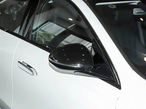 2025�� �Ŀ� E 300 ʱ�����˶���