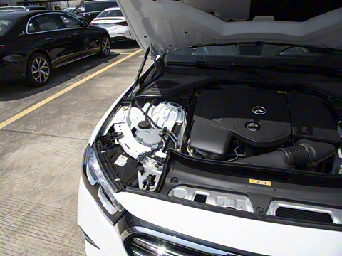 2025�� �Ŀ� E 260 L