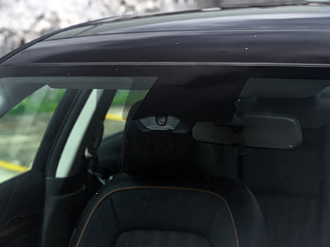 2025�� 2.0L SV �ڽ��