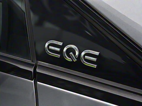 2023�� AMG EQE 53 4MATIC+
