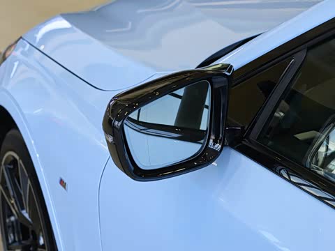 2026�� M240i xDrive