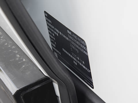 2026�� 3.0 L6 400PS AB�����