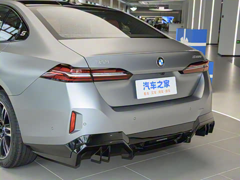 2025�� 525Li M�˶���װ