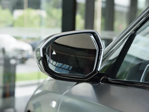 2025�� 525Li M�˶���װ