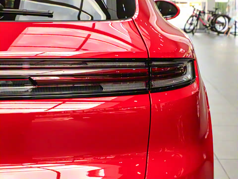 2025�� Cayenne 3.0T ���ΰ�