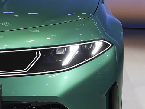 2027�� 40L