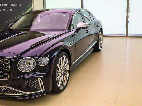 2026�� 4.0T V8 Mulliner