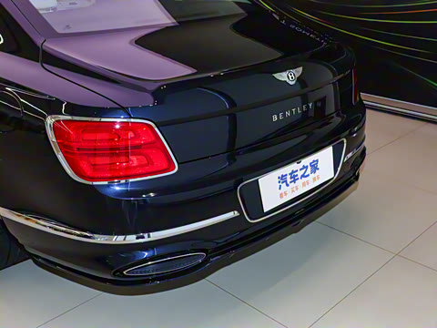 2026�� 4.0T V8 Mulliner