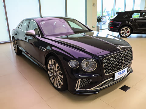 2026�� 4.0T V8 Mulliner