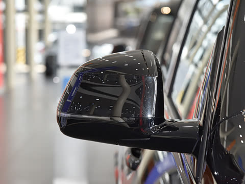 2025�� xDrive 40Li M�˶���ҹ��װ