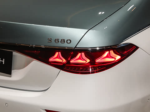 2027�� S 680 4MATIC
