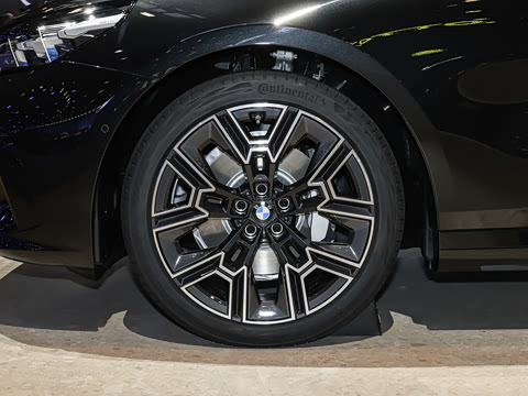 2026�� �Ŀ� 530Li ������ M�˶���װ