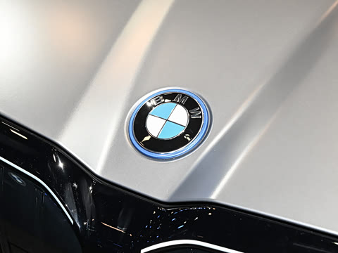 2026�� �Ŀ� xDrive 50L M�˶���װ