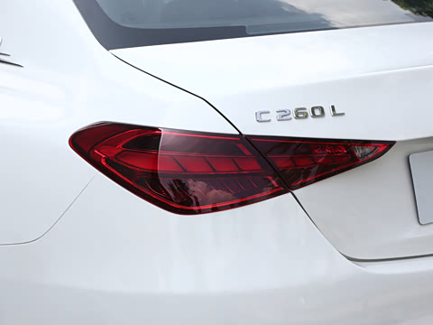 2025�� �Ŀ� C 260 L