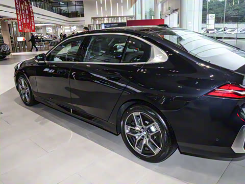 2026�� 530Li ������ ������װ