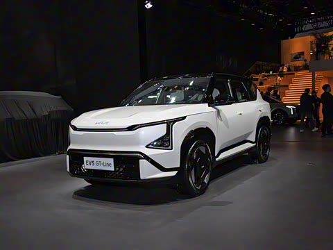 2025�� 580 Wave AWD GT-Line