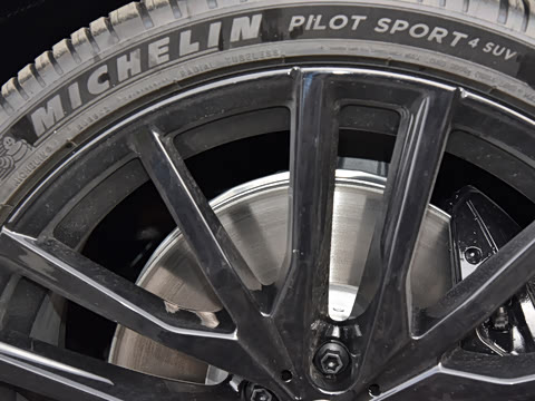 2026�� �Ŀ� xDrive 40Li ������M�˶���ҹ��װ