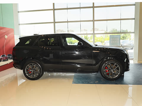 2025�� 400PS Dynamic SE