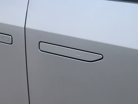 2026�� ���� 750 Ultra