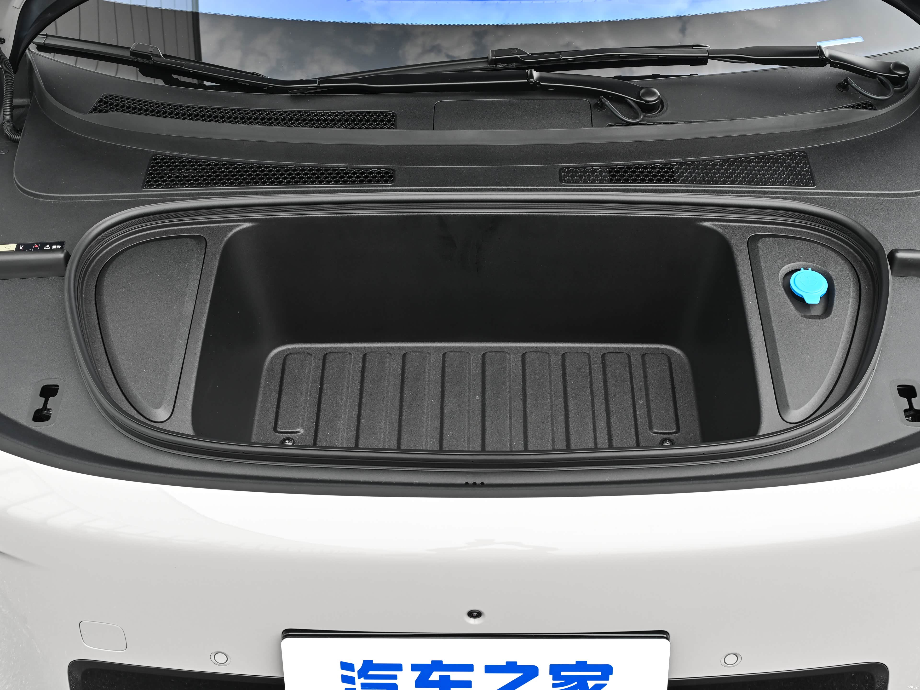 Li Auto i8, миниатюра 4