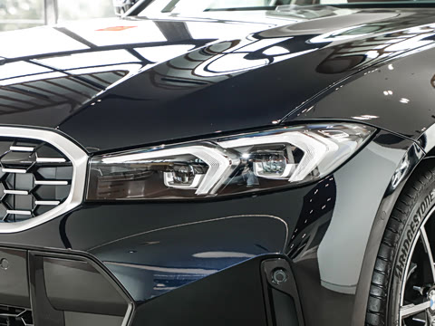 2026�� 325i M�˶���װ