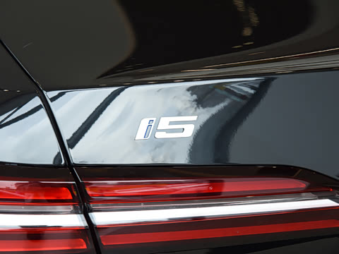 2026�� �Ŀ� eDrive 40L M�˶���װ