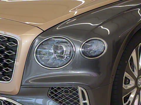 2026�� 4.0T V8 Mulliner