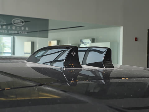 2025�� 3.0 L6 360PS ʢ����