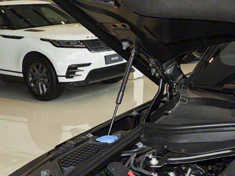 2025�� 3.0 L6 360PS ʢ����