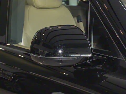 2025�� 3.0 L6 360PS ʢ����