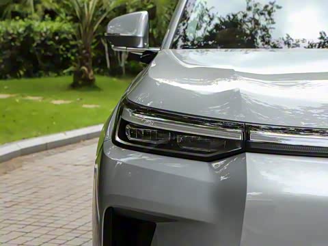 2025�� Ǭ�� UItra 6��