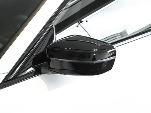 2025�� 225i M�˶���ҹ��װ