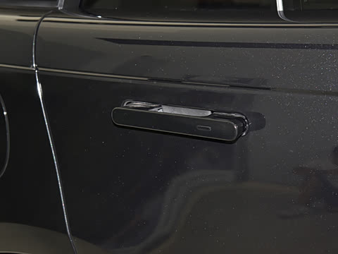 2026�� 3.0 L6 400PS �ڿ���