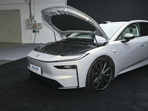 2026�� 710 Ultra�����״��