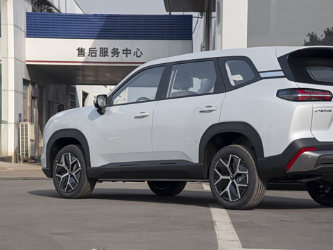 2026�� 1.5T 6MT ������ 