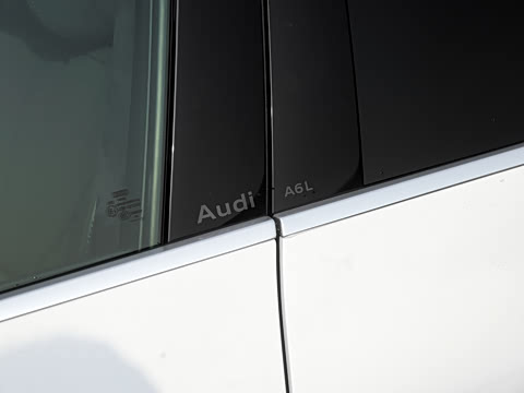 2026�� 2.0T quattro ������