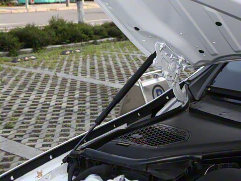 2025�� �Ŀ� E 300 L ʱ���˶���