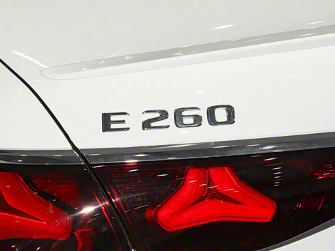 2025�� �Ŀ� E 260 �˶���