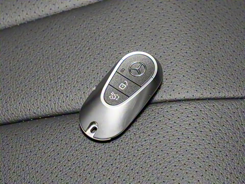 2025�� �Ŀ� E 260 �˶���