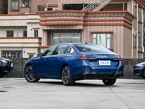 2026�� �Ŀ� 530Li ������ M�˶���װ