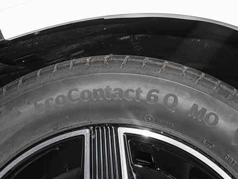 2025�� �Ŀ� GLC 260 4MATIC ����SUV