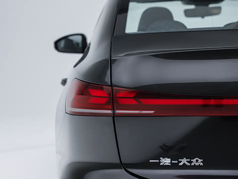 2026�� S 300TSI ������