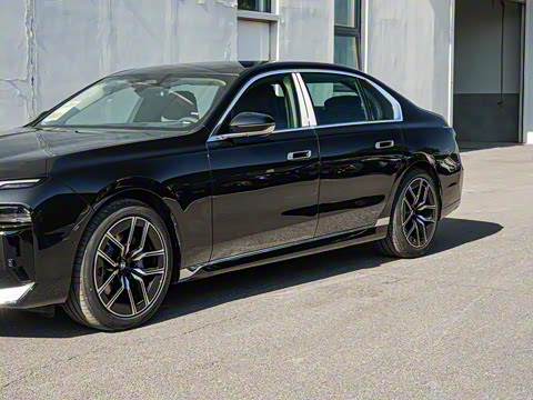 2026�� 735Li M�˶���װ