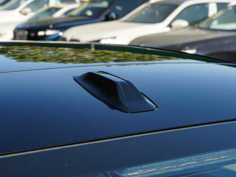 2026�� 735Li M�˶���װ