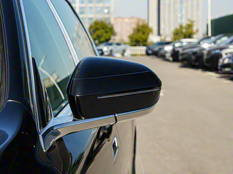 2026�� 735Li M�˶���װ