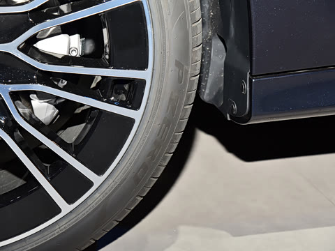 2026�� E 300 L ������