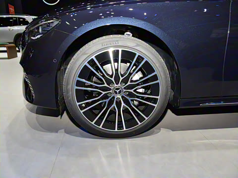 2026�� E 300 L ������