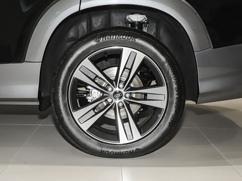 2026�� 40 TFSI quattro ����� ������װ 7��