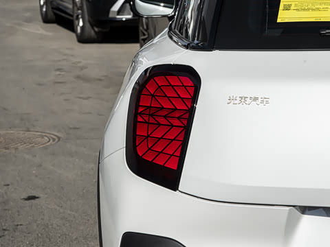 2025�� SE ������