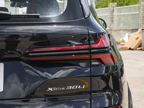 2025�� xDrive 30Li ������M�˶���ҹ��װ